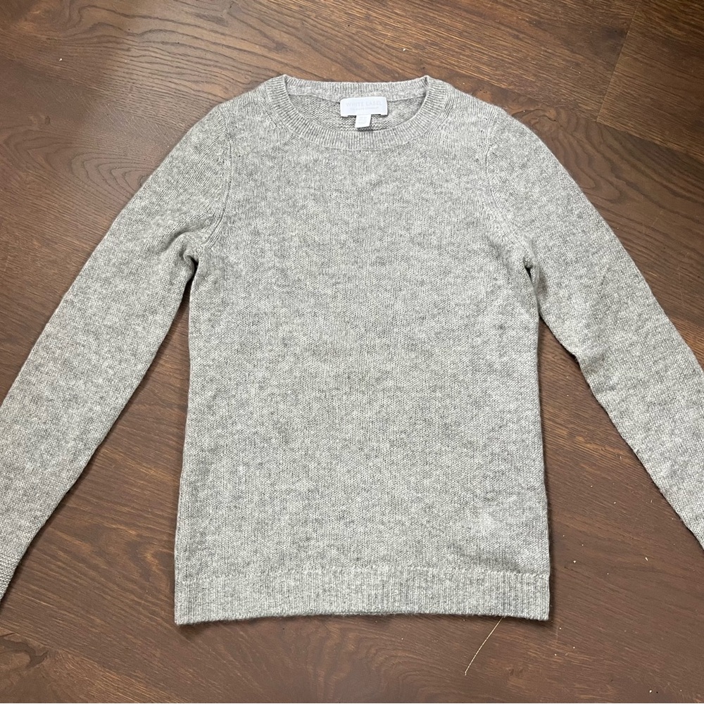 The White Company Light Gray Crewneck fine knit cashmere Sweater